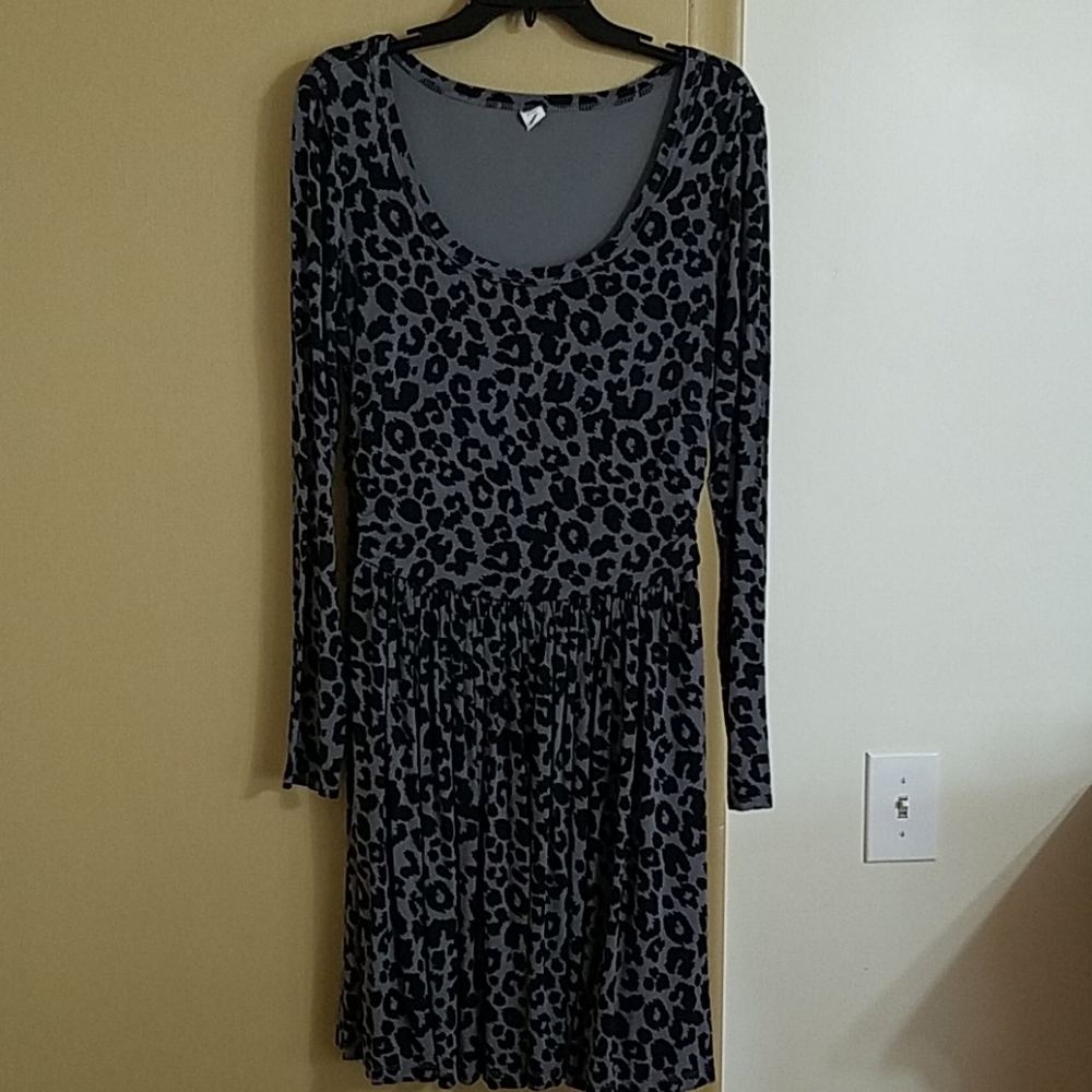 Old Navy leopard print dress size L, like new